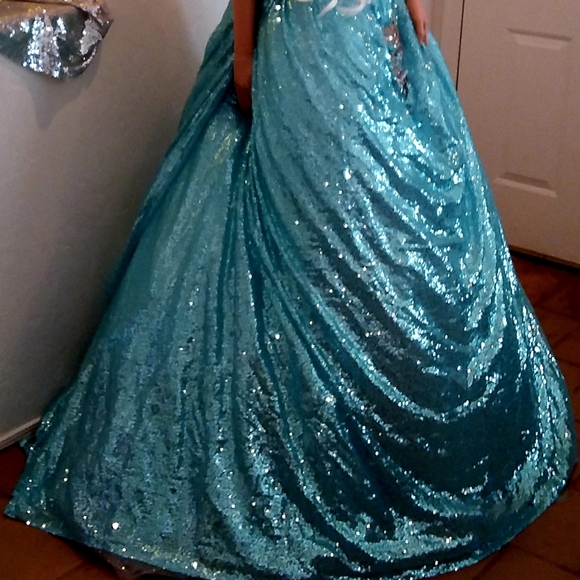 "WYNTER" Ocean Blue Sequin Wedding Ballgown Set - Picture 5 of 15